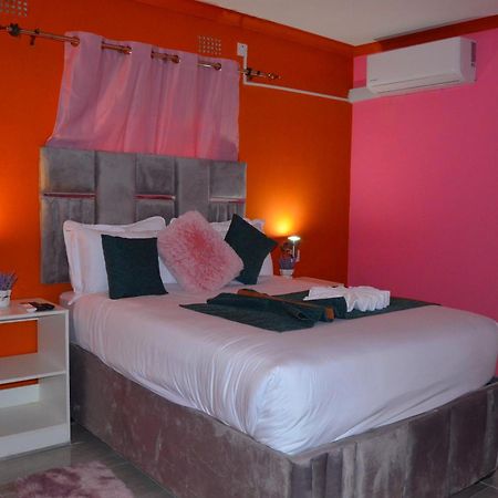 Chobe Kulotu Guest House Kasane Zewnętrze zdjęcie