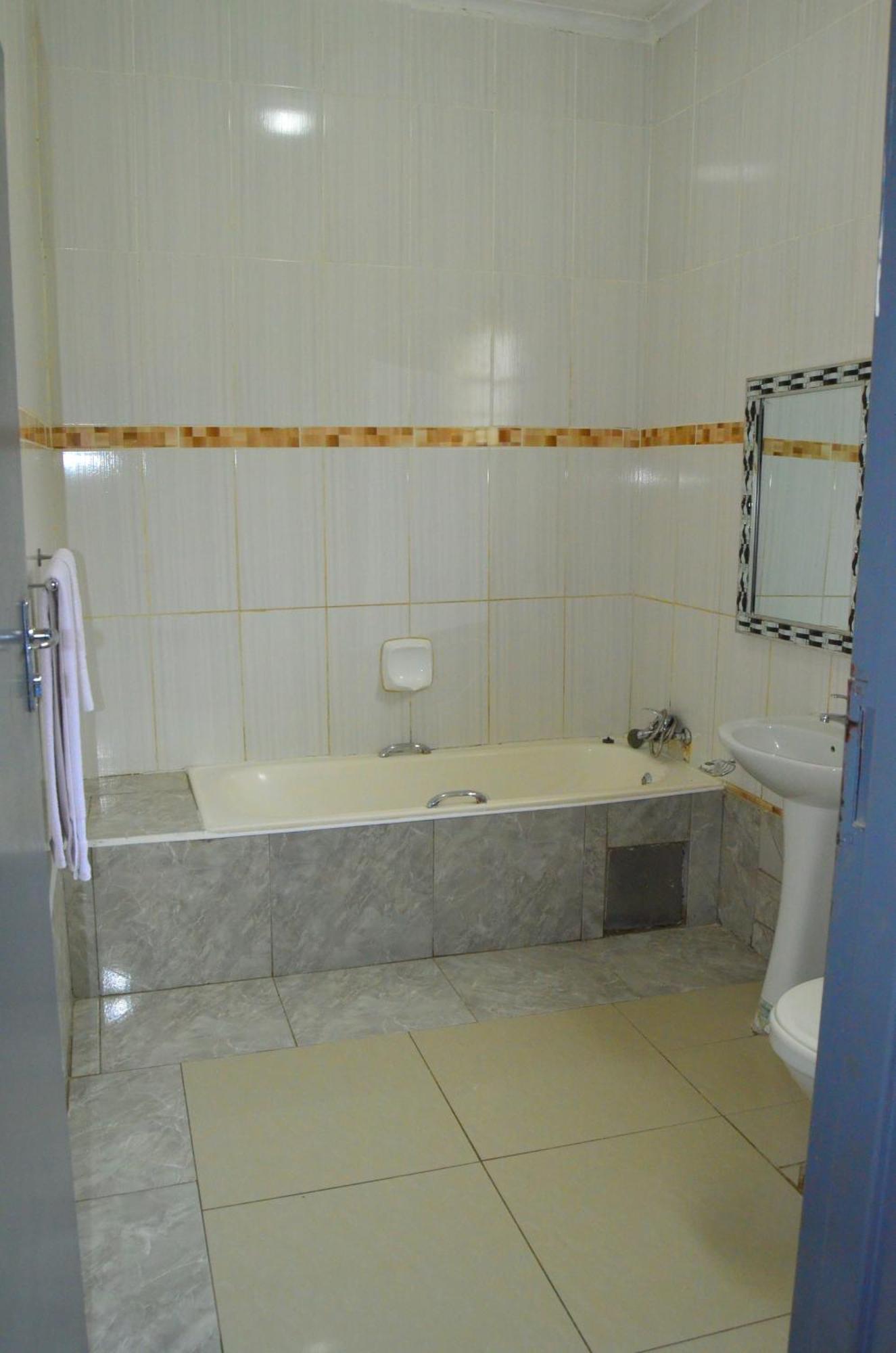 Chobe Kulotu Guest House Kasane Zewnętrze zdjęcie